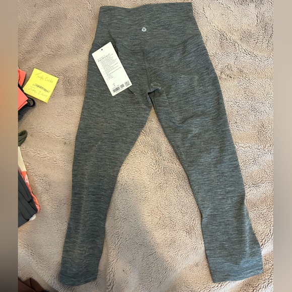 LULU ALIGN CROPS - Picture 1 of 2